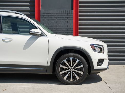 Used 2021 Mercedes-Benz GLB 250 w/ Premium Package image 11