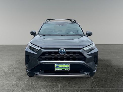 Used 2022 Toyota RAV4 SE w/ Convenience Package AWD/4WD image 3