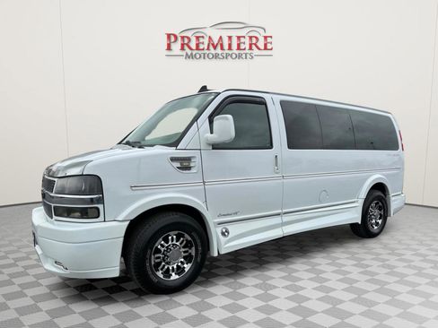Used 2021 Chevrolet Express 2500 LS w/ Enhanced Convenience Package RWD image 3