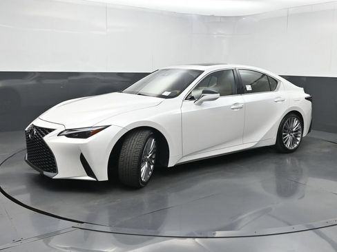 Used 2024 Lexus IS 300 w/ Premium Package RWD image 20