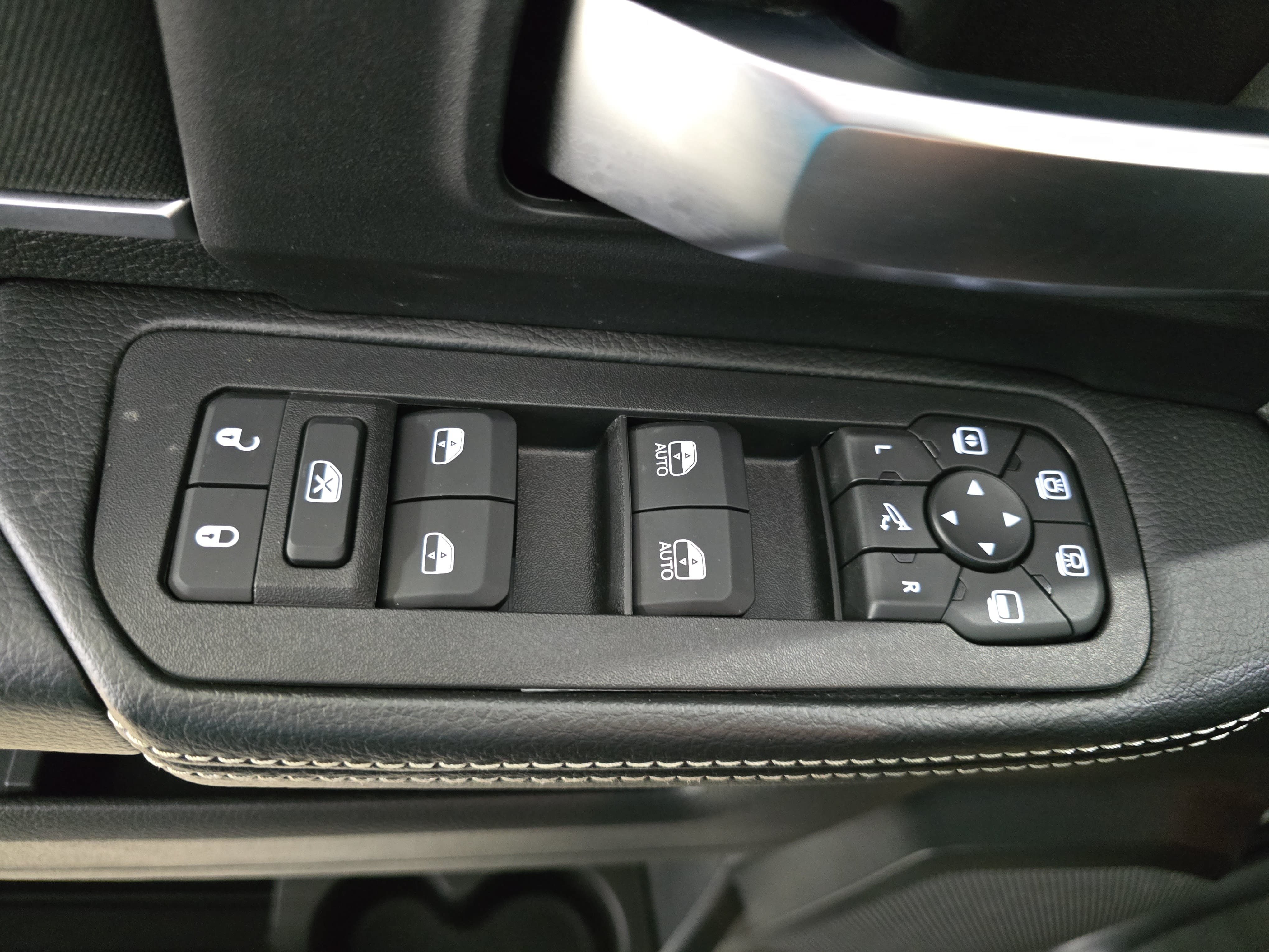 New 2026 RAM 3500 Big Horn AWD/4WD image 25