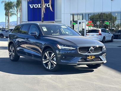 New 2026 Volvo V60 B5 Cross Country Plus w/ Climate Package