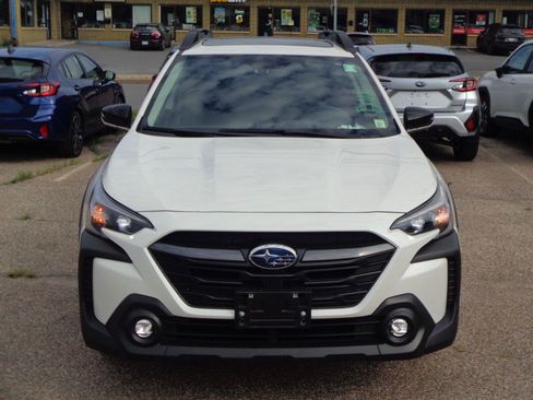 Certified 2025 Subaru Outback Premium AWD/4WD image 2