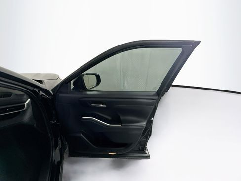 Used 2021 Toyota Highlander XLE FWD image 35