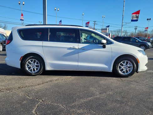 Used 2021 Chrysler Voyager Lxi FWD image 7