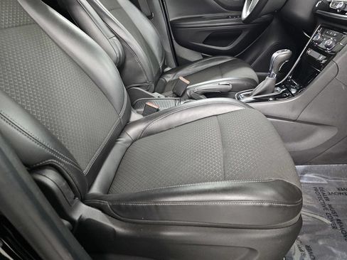 Used 2021 Buick Encore Preferred w/ Safety Package II FWD image 23