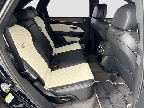 New 2026 Bentley Bentayga AWD/4WD image 21