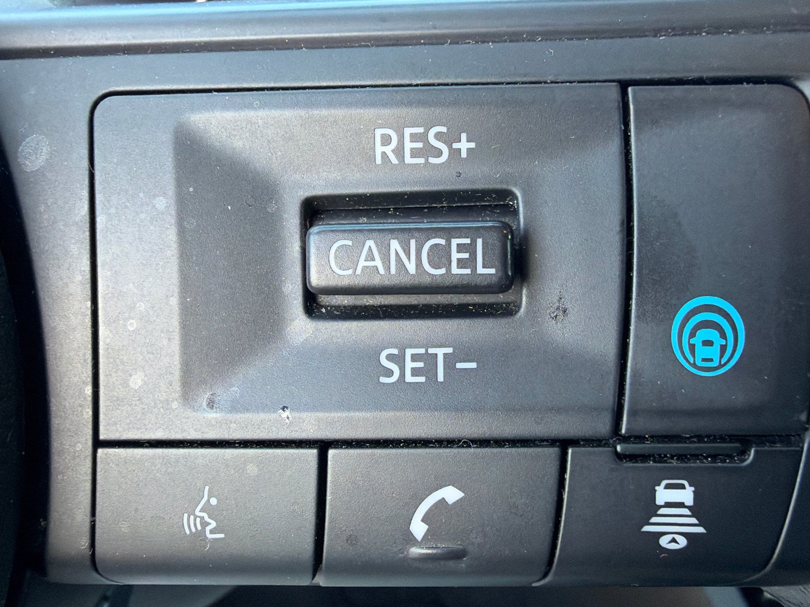 Used 2024 Nissan Rogue SV AWD/4WD image 24