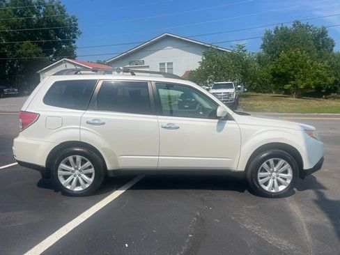 Used 2012 Subaru Forester 2.5X Limited AWD/4WD image 8