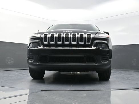 Used 2017 Jeep Cherokee Sport image 23