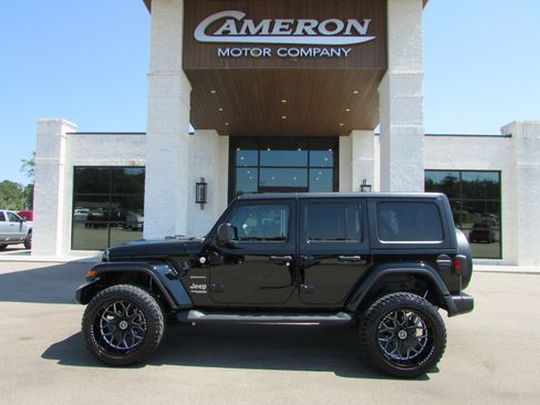 Used 2021 Jeep Wrangler Unlimited Sahara image 1