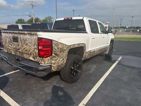 Used 2018 Chevrolet Silverado 1500 LT w/ LT Eassist Package AWD/4WD image 4