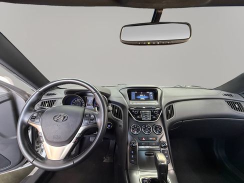 Used 2016 Hyundai Genesis 3.8 RWD image 11