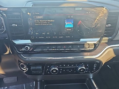 Used 2024 GMC Sierra 2500 SLT w/ SLT Premium Package image 23