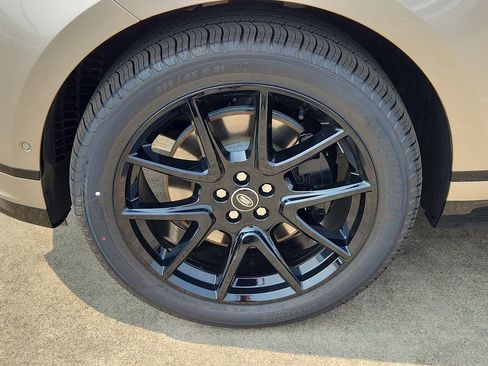 Used 2026 Land Rover Range Rover Velar Dynamic SE image 9