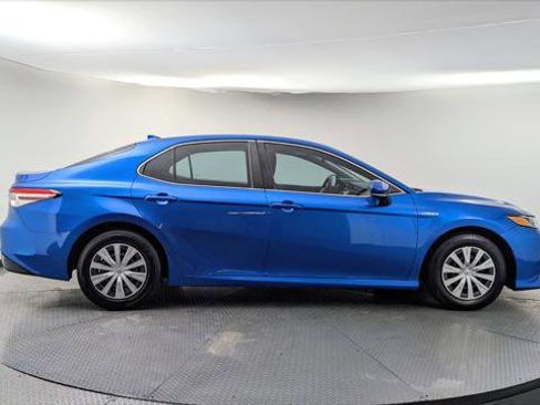 Used 2019 Toyota Camry LE image 8