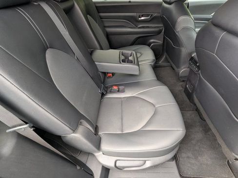 Used 2024 Toyota Grand Highlander AWD image 14