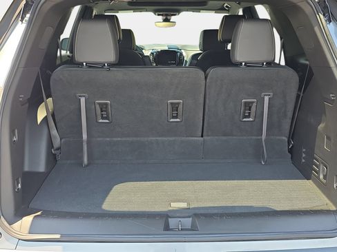 Used 2023 Chevrolet Traverse Premier FWD image 13