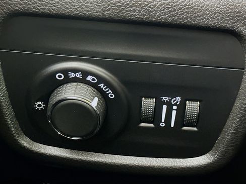 Used 2021 Jeep Grand Cherokee L Laredo image 17