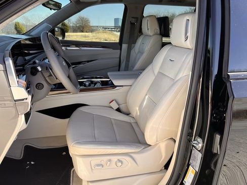 Certified 2025 Cadillac Escalade ESV Sport Platinum w/ LPO, ONYX Package image 25