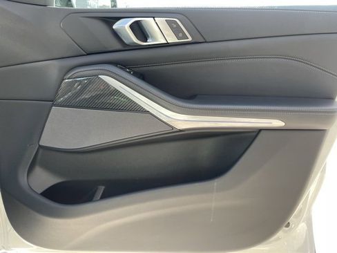 Used 2022 BMW X5 M50i image 28