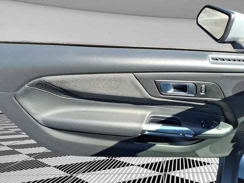 Used 2025 Ford Mustang Coupe image 21