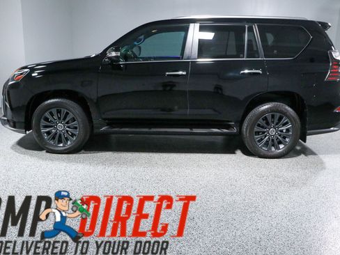 Used 2023 Lexus GX 460 Premium w/ Accessory Package AWD/4WD image 10