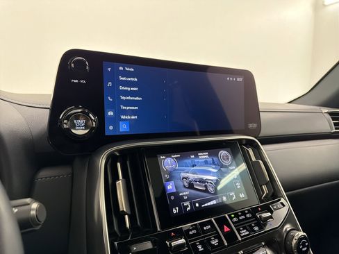 Certified 2025 Lexus LX 600 4WD w/ Luxury Package image 24