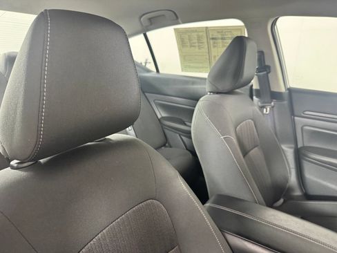 Used 2025 Nissan Altima 2.5 SV FWD image 32
