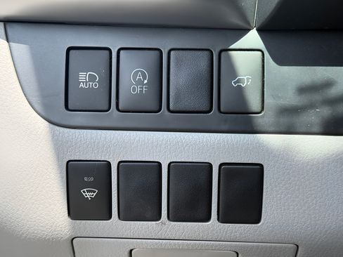 Used 2019 Toyota Highlander XLE FWD image 26