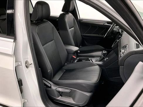 Used 2023 Volkswagen Tiguan SE R-Line FWD image 8