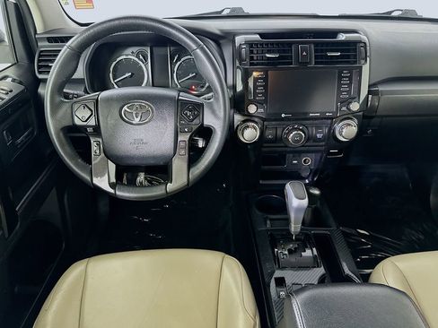 Used 2022 Toyota 4Runner TRD Off-Road AWD/4WD image 17