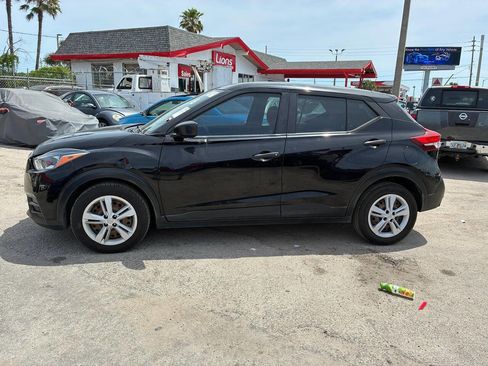 Used 2020 Nissan Kicks S FWD image 8