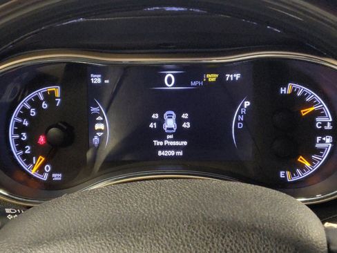 Used 2017 Jeep Grand Cherokee Overland w/ Jeep Active Safety Group image 23