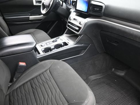 Used 2020 Ford Explorer XLT w/ Comfort Package AWD/4WD image 9