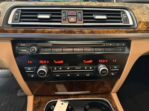 Used 2014 BMW 750Li xDrive image 23