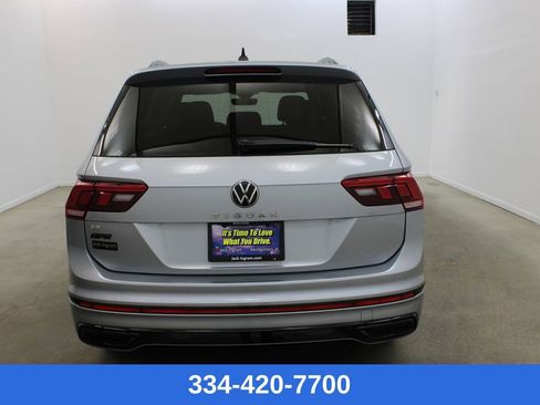 Used 2022 Volkswagen Tiguan SE R-Line image 3