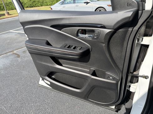 Used 2022 Honda Ridgeline Black Edition image 16