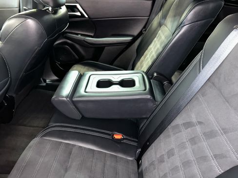 Used 2024 Mitsubishi Outlander SE AWD/4WD image 5