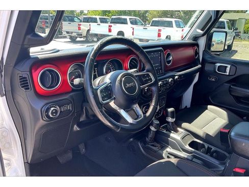 Used 2020 Jeep Gladiator Rubicon AWD/4WD image 16