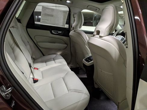 New 2026 Volvo XC60 B5 Ultra w/ Protection Package Premier AWD/4WD image 25