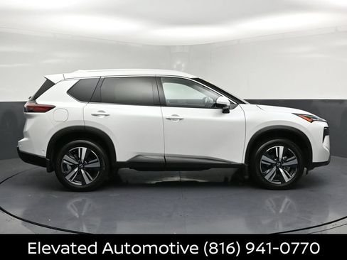 Certified 2025 Nissan Rogue SL AWD/4WD image 27