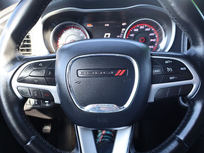 Used 2015 Dodge Charger SXT RWD image 21