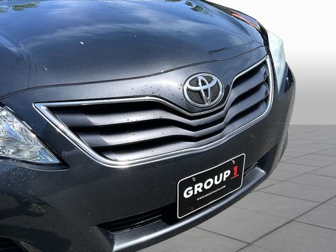 Used 2010 Toyota Camry LE FWD image 30