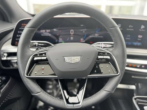 New 2025 Cadillac Lyriq Luxury image 28