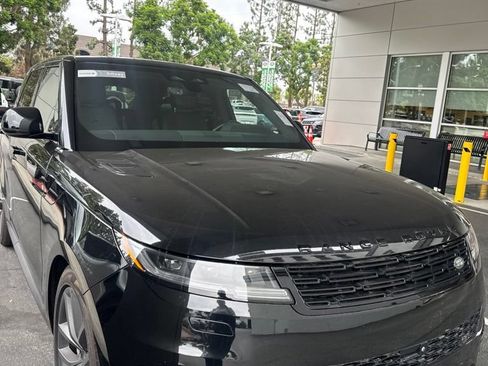 Certified 2025 Land Rover Range Rover Sport SE AWD/4WD image 1