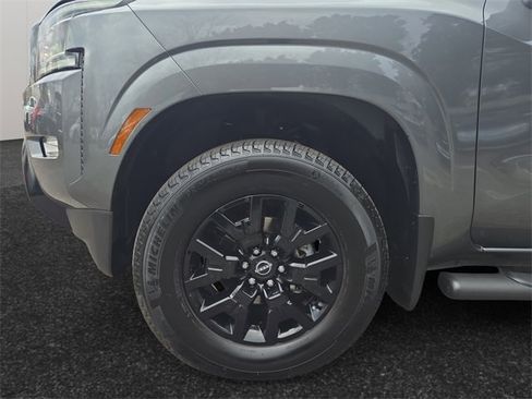 Used 2023 Nissan Frontier SV w/ Midnight Edition Package image 4