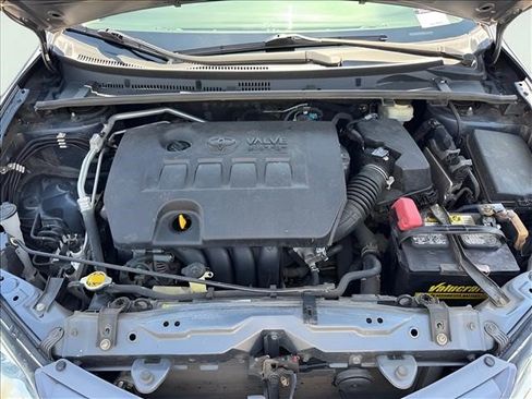 Used 2015 Toyota Corolla LE FWD image 13