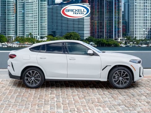 Used 2024 BMW X6 xDrive40i w/ Premium Package image 4