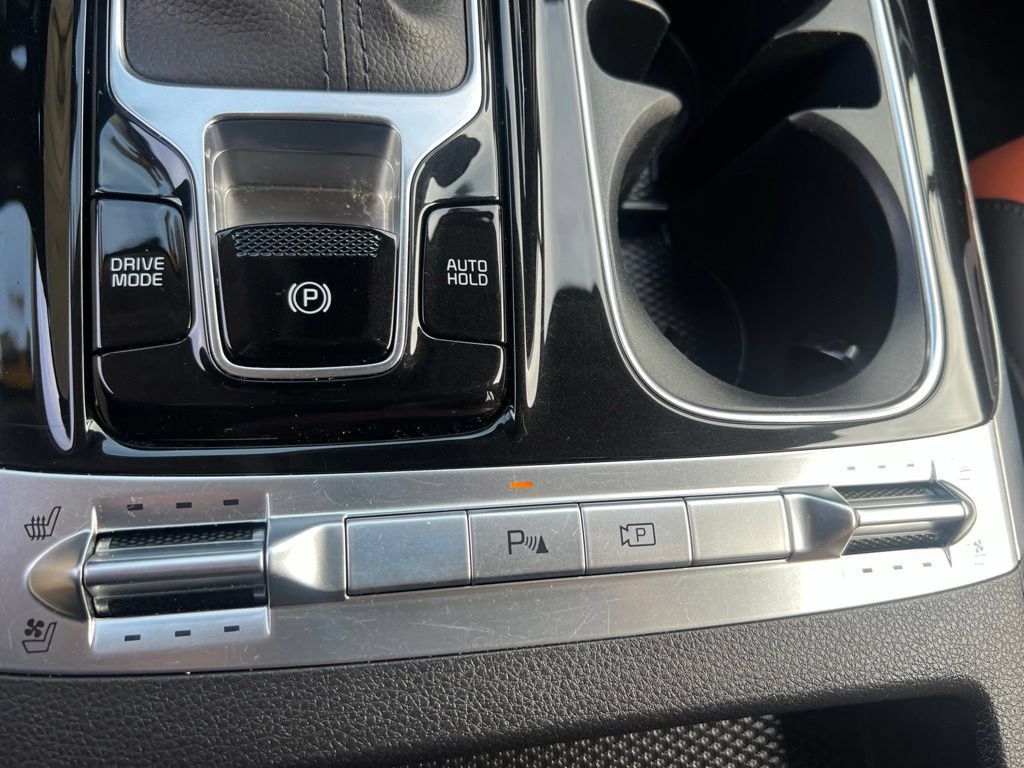 Certified 2023 Kia Carnival SX FWD image 51
